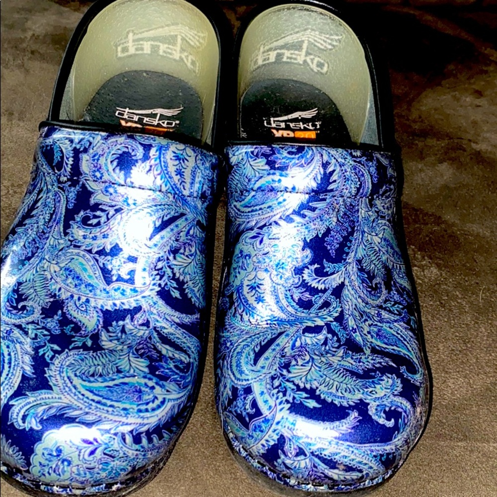 Dansko nursing shoes